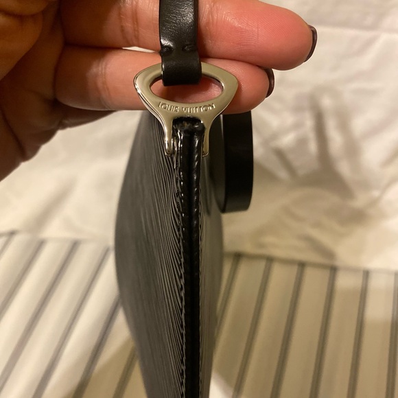 Louis Vuitton Epi Demi Lune Pochette - Picture 4 of 8